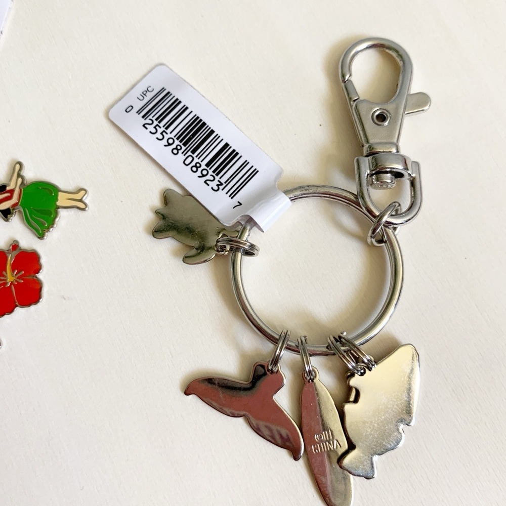 New Island Heritage Silver Keychain with Island Theme Charms -Floral & Marine - Picture 2 of 2